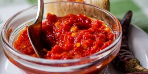 Adzhika от домат и чесън за зимата - 6 рецепти пръсти въшки