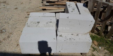 Селска къща направи си сам, изработена от блокове от пяна