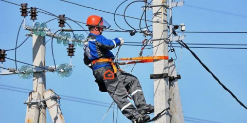 Как да извършим електричество до парцела