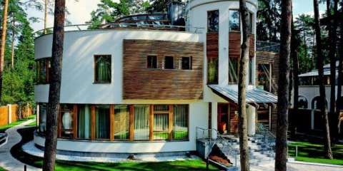 Кралско решение: проектът на къщата-кула и 75 варианта за изграждане на модерен замък