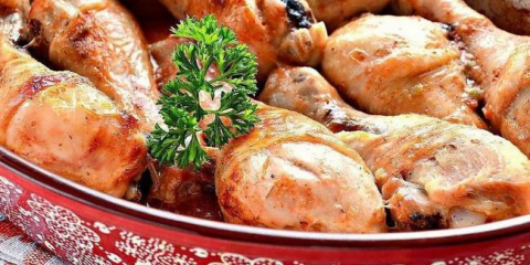 Хрупкави пилешки бутчета на фурна: 5 най-добри и вкусни рецепти