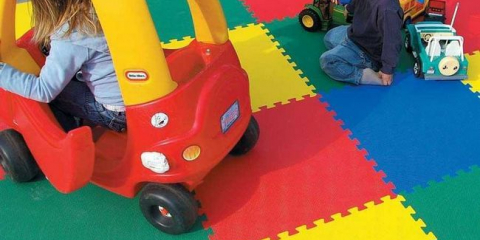 Межен под за детски стаи: видове, изберете какво по-добре да купите