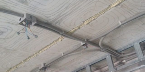 Окабеляване под опънния таван: ремонт, подмяна, инсталация за лампи