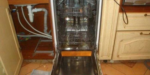 Ръководство за свързване на съдомиялната машина към канализацията и водоснабдяването: възможни методи, често срещани грешки