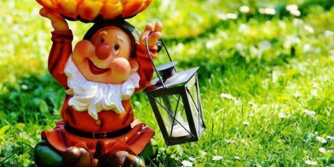 Градински гноми - 105 снимки на красиви фигури и правилата за тяхното поставяне в градината и на сайта