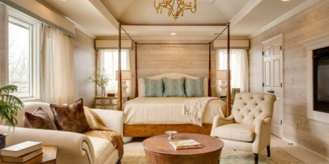 Вътрешна декорация с имитация на дървен материал: характеристики на фалшива дървесина и съвети за монтаж