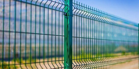 Ограда от мрежата на мрежата: монтаж, плюсове и минуси