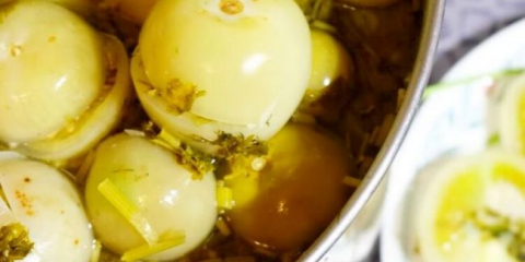 Зелени домати, пълнени с чесън: 5 рецепти